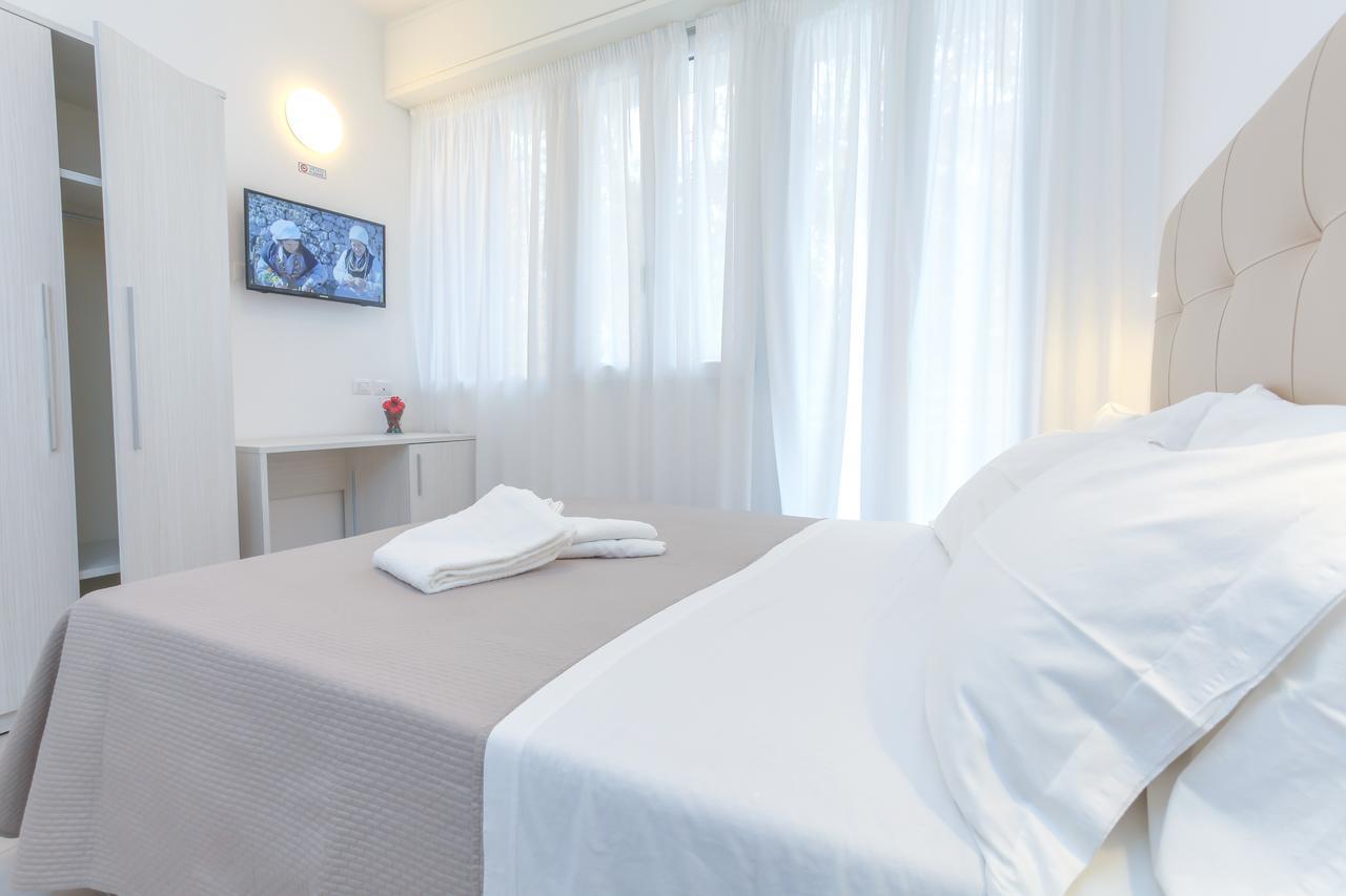 Hotel Tourist Meuble Rimini Zewnętrze zdjęcie